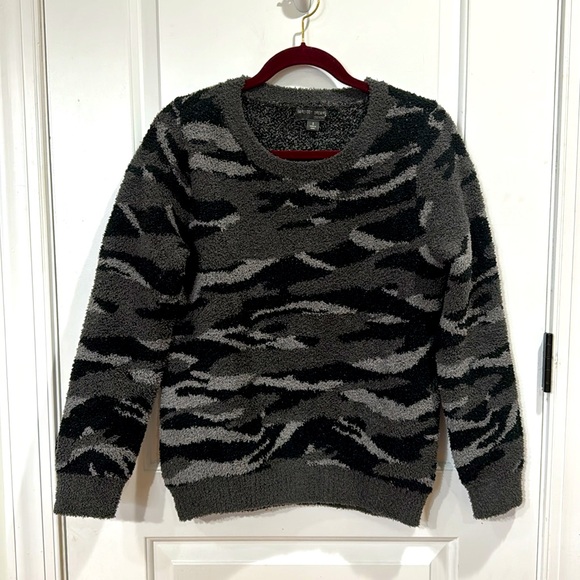 Barefoot Dreams Tops - BAREFOOT DREAMS COZY CHIC CAMO PRINT CREWNECK